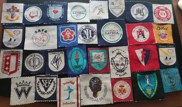 Pezza scolastica ricamata