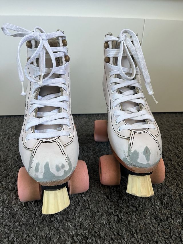 Patines de 4 ruedas blancos