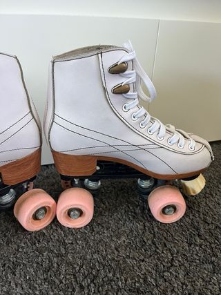 Patines de 4 ruedas blancos
