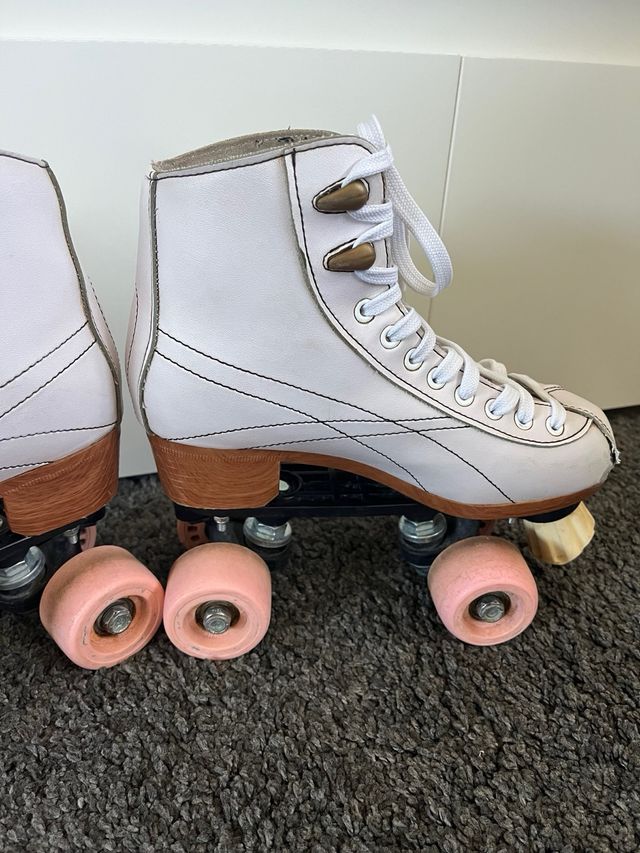 Patines de 4 ruedas blancos