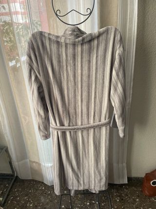 Batín hombre rayas beige y gris