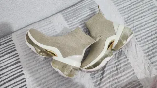 Botas Michael Kors Beige y Doradas