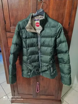 Piumino Colmar donna verde con cintura.