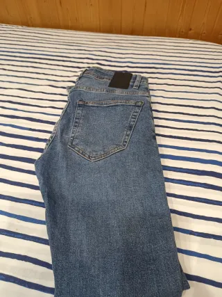 Pantalón vaquero Zara azul hombre