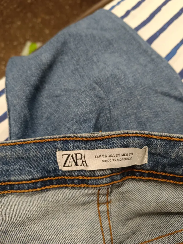 Pantalón vaquero Zara azul hombre