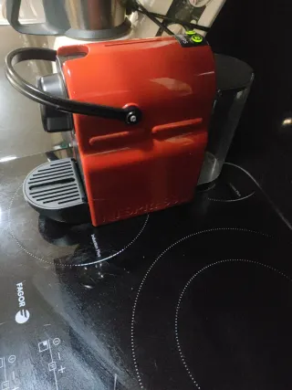 Cafetera Nespresso Krups Roja