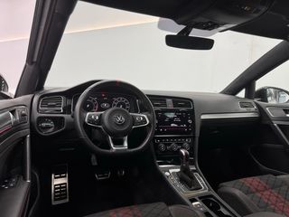 Volkswagen Golf Volkswagen Golf GTI TCR 2.0 TSI 213kW(290CV) DSG