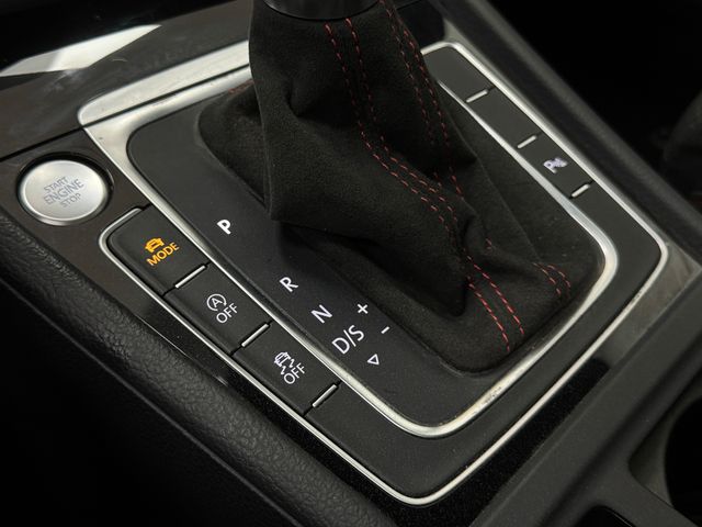 Volkswagen Golf Volkswagen Golf GTI TCR 2.0 TSI 213kW(290CV) DSG