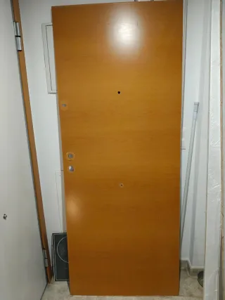 Tapa madera puerta principal