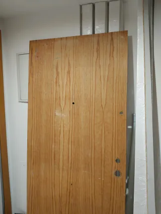 Tapa madera puerta principal