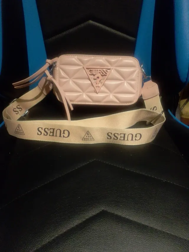 Bolso Guess Rosa Acolchado
