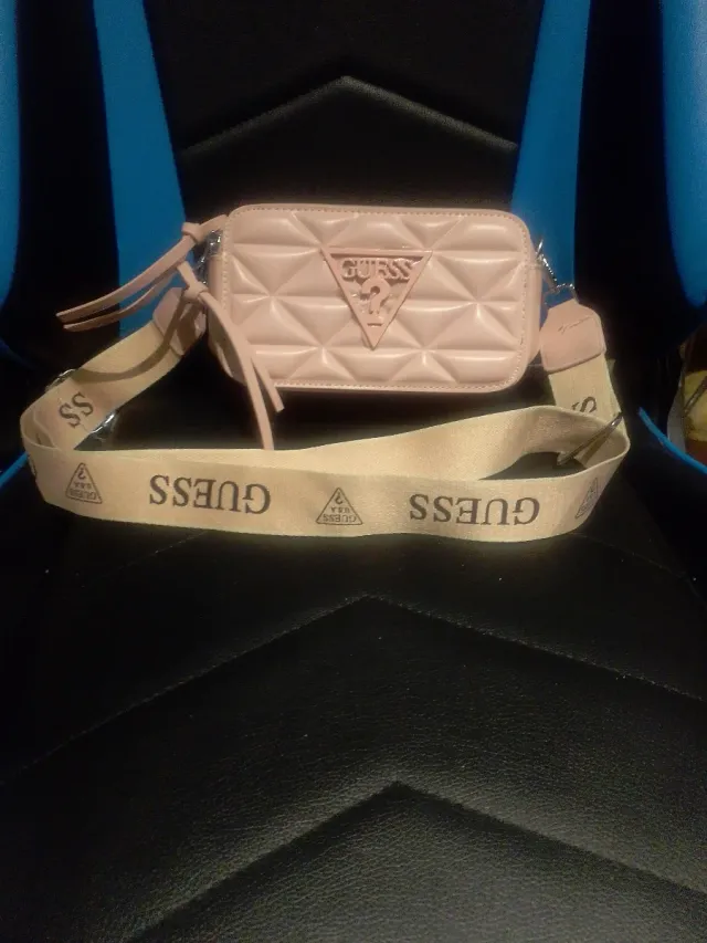Bolso Guess Rosa Acolchado