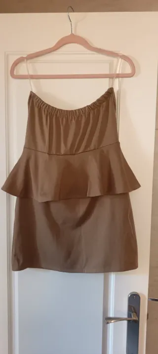 Vestido beige con volante talla L