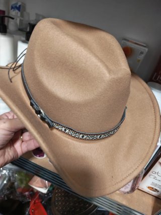 Sombrero estilo cowboy beige y negro