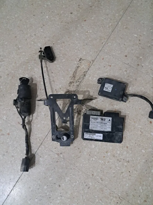 Kit Bombines Triumph Tiger 800