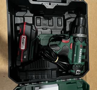 Atornillador taladro Parkside 20V completo