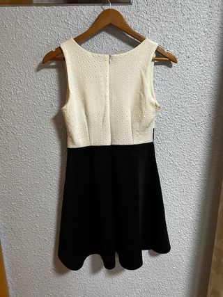 Vestido blanco y negro con encaje