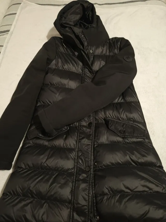 Abrigo largo acolchado negro