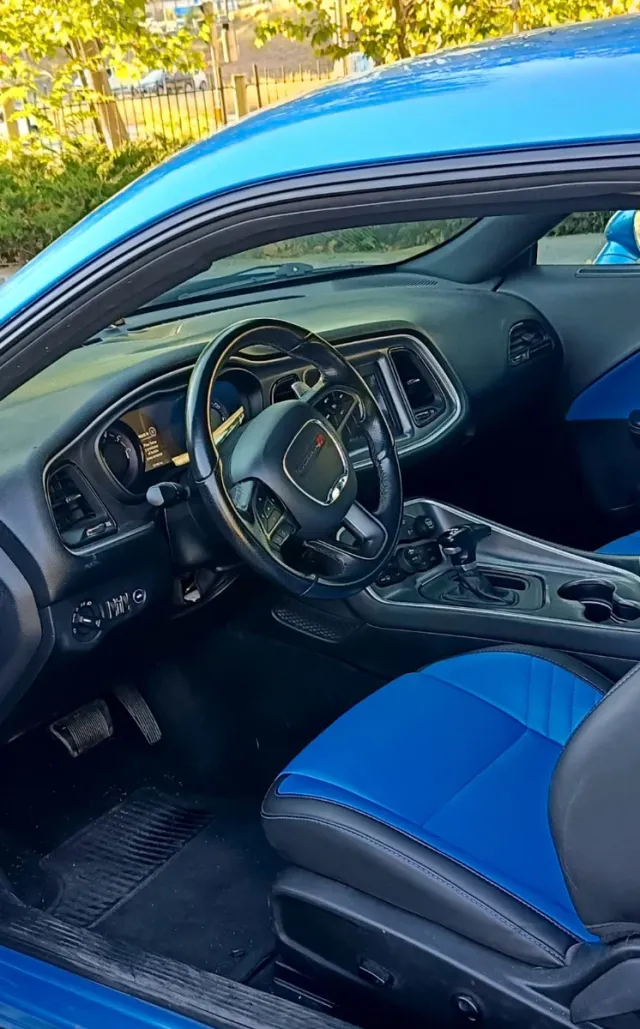 Dodge challenger  2019