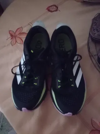 Zapatillas Adidas Negras y Verdes