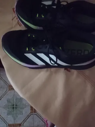 Zapatillas Adidas Negras y Verdes