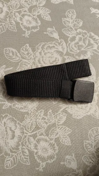 Cinturón de tela negro