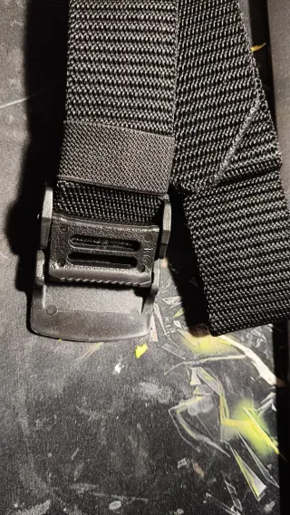 Cinturón de tela negro