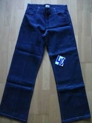 LOTE X 10€, Faldas, blusa, sudadera, tejanos. T.40