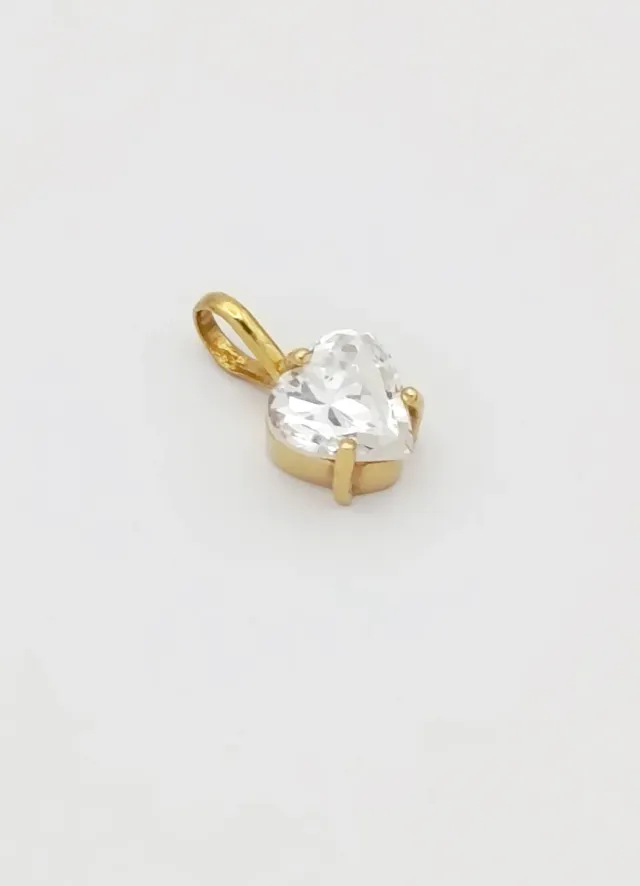 Colgante de Oro 18k con circonita de corazón.