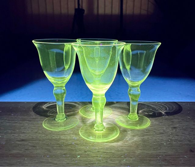Copitas de vidrio de uranio (años 1930–1940).