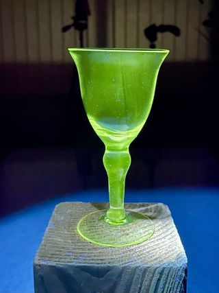 Copitas de vidrio de uranio (años 1930–1940).