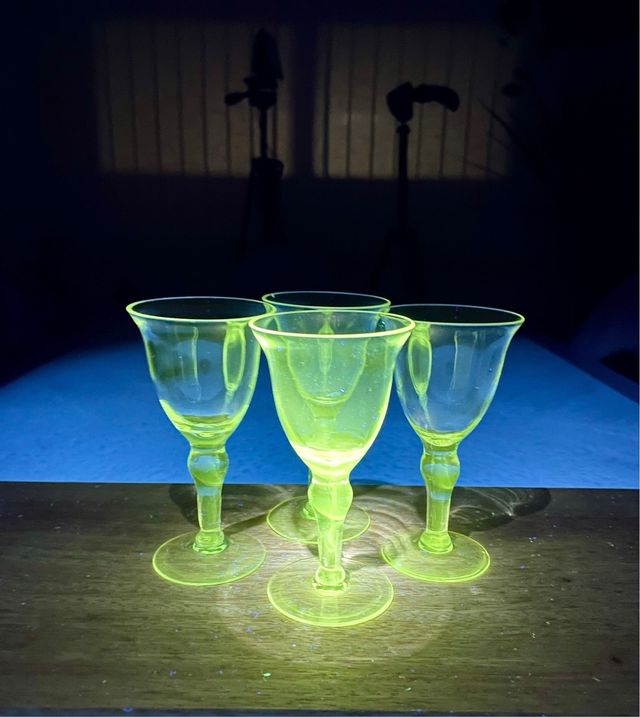 Copitas de vidrio de uranio (años 1930–1940).