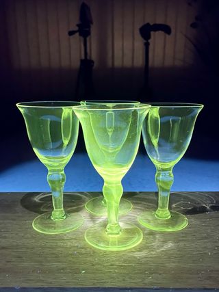 Copitas de vidrio de uranio (años 1930–1940).