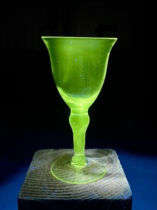 Copitas de vidrio de uranio (años 1930–1940).