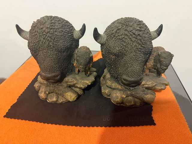 Figuras de búfalos (2 unidades)