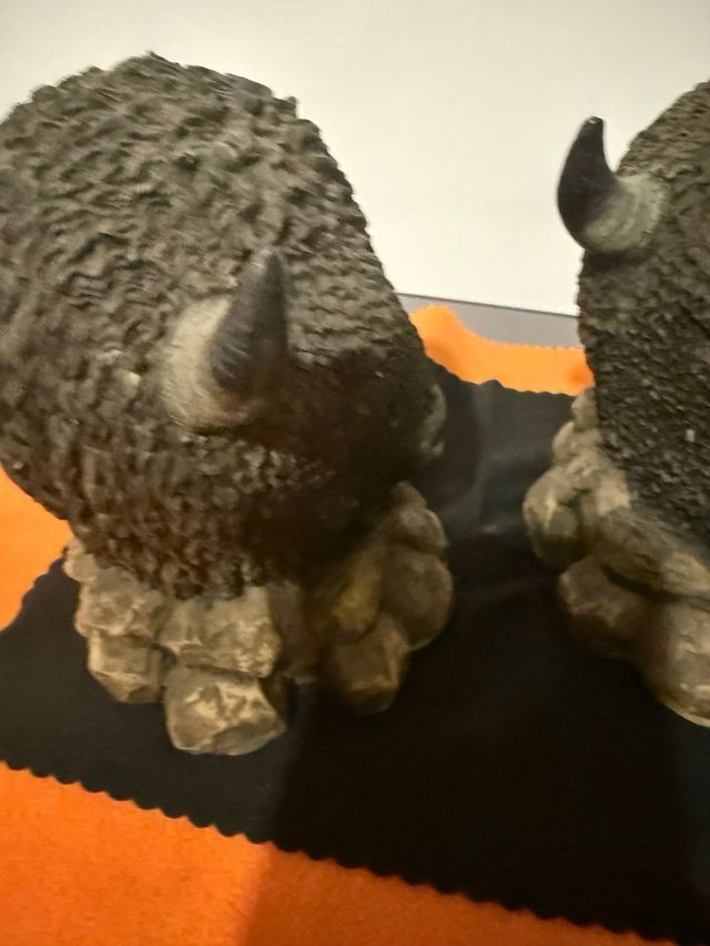 Figuras de búfalos (2 unidades)