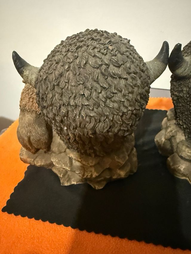 Figuras de búfalos (2 unidades)