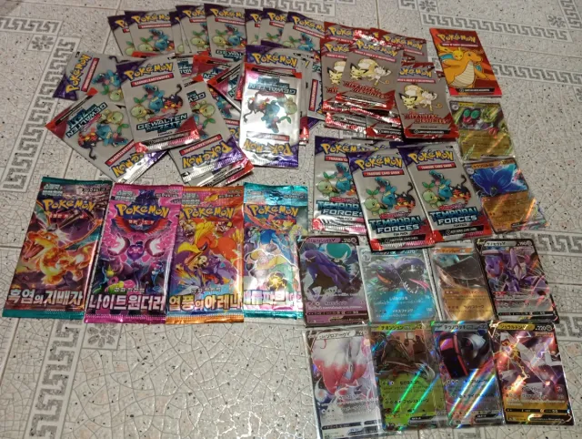 Lote cartas y sobres Pokémon sin abrir