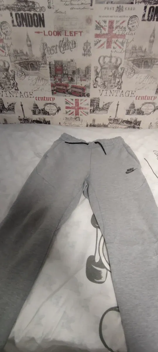 Pantalón Nike Tech Gris Talla: XS de hombre