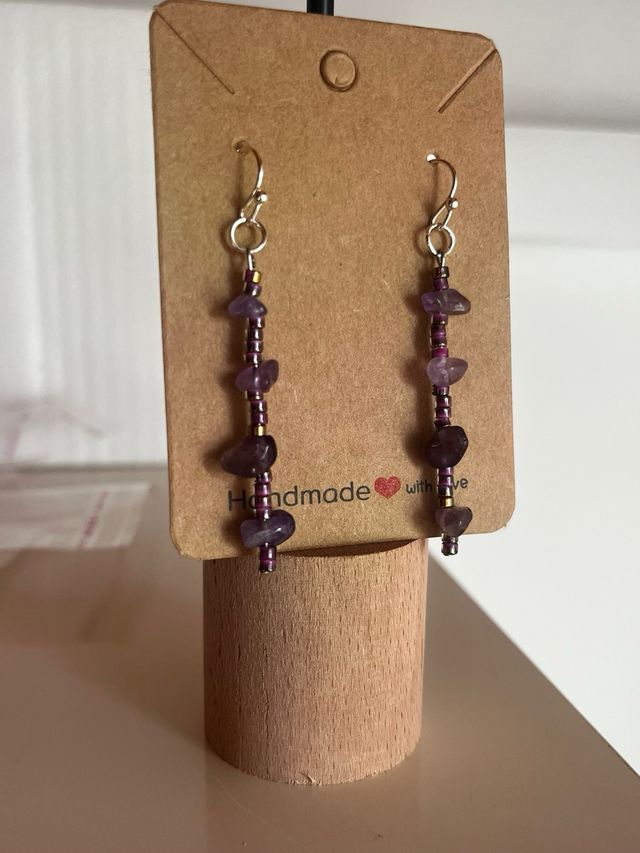 Pendientes artesanales con chips amatista