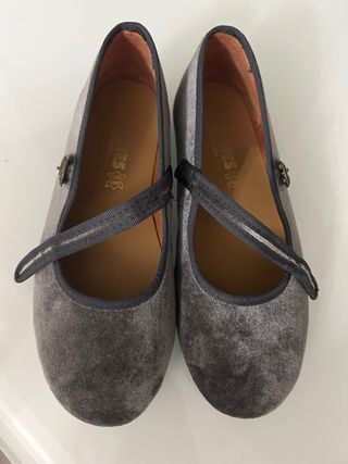 Merceditas Duches niña grises nuevas