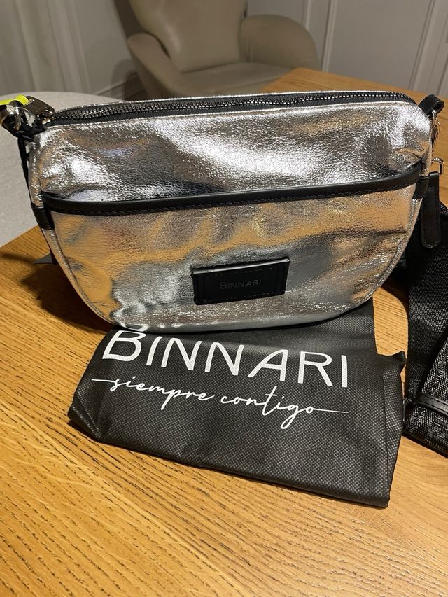 Bolso plateado Binnari, Nuevo
