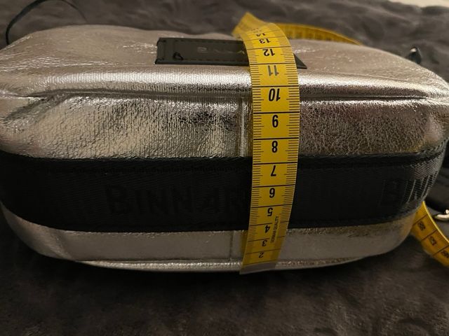 Bolso plateado Binnari, Nuevo