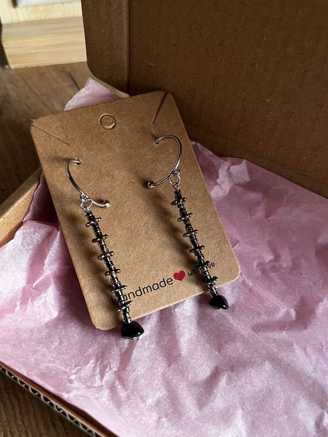 Pendientes artesanos con argolla acero y mineral