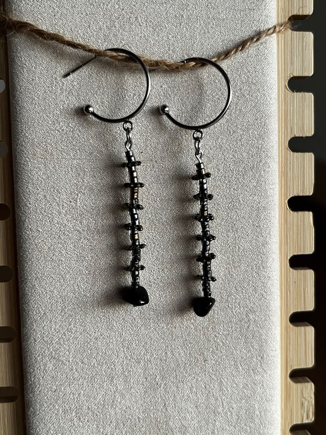 Pendientes artesanos con argolla acero y mineral