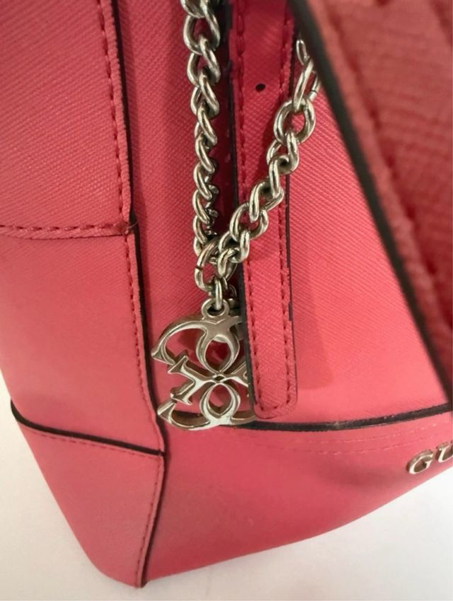 Bolso Guess Rojo Asa y tira para colgar