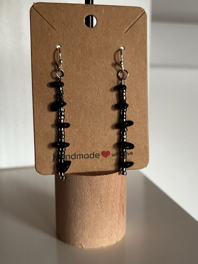 Pendientes artesanales con chips ónix