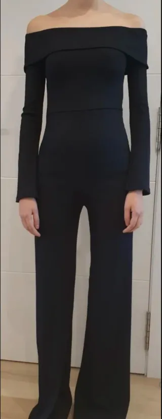 Mono negro escotado a estrenar T.XS