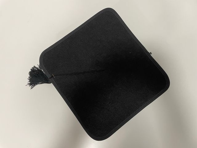 Birrete graduación infantil negro