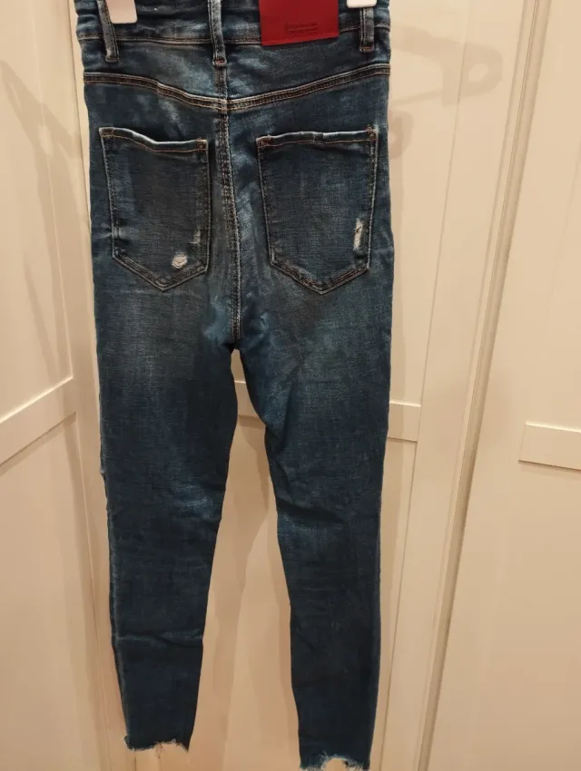 Vaqueros Stradivarius Talla Alta Desgastados